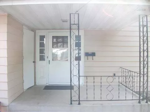 1857 Valley View Dr, Freeport, IL 61032 photo 3
