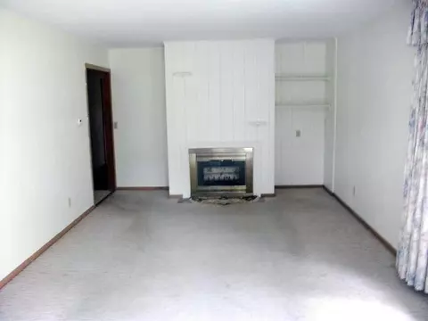 1857 Valley View Dr, Freeport, IL 61032 photo 5