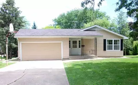1857 Valley View Dr, Freeport, IL 61032 photo 9