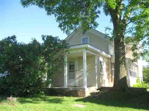 207 E Rapp St, Mount Carroll, IL 61053 photo 4