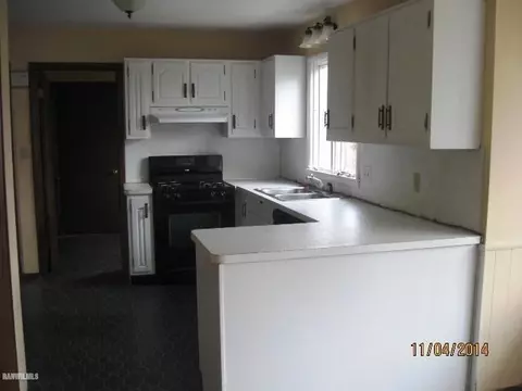 2277 Shepard Dr, Freeport, IL 61032 photo 9