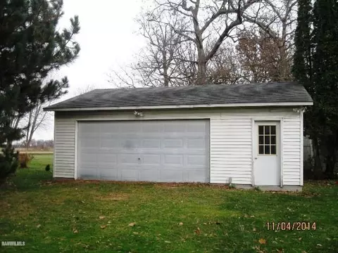 2277 Shepard Dr, Freeport, IL 61032 photo 4