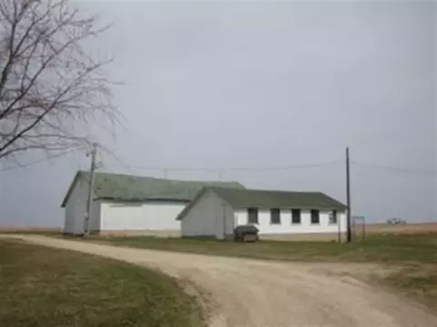5183 E Borchers Rd, Freeport, IL 61032 photo 2