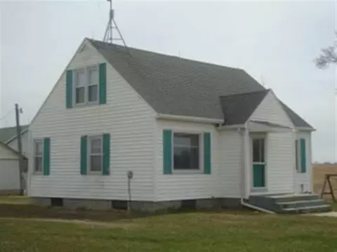 5183 E Borchers Rd, Freeport, IL 61032 photo 1