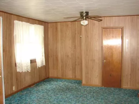 2973 N Tower Rd, Freeport, IL 61032 photo 3