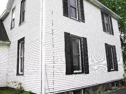 536 W American, Freeport, IL 61032 photo 4