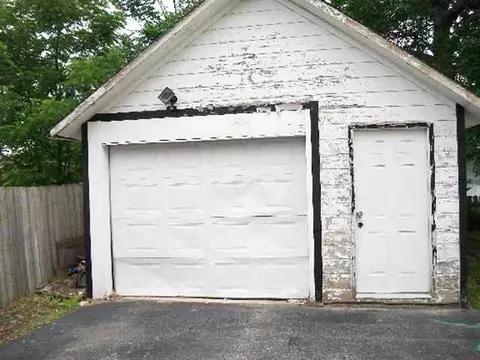 536 W American, Freeport, IL 61032 photo 5