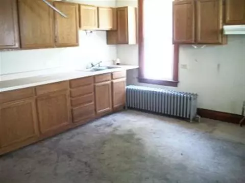 536 W American, Freeport, IL 61032 photo 6