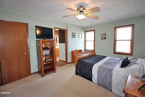 949 Mesa Dr, Freeport, IL 61032 photo 18