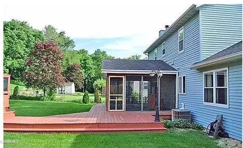949 Mesa Dr, Freeport, IL 61032 photo 25