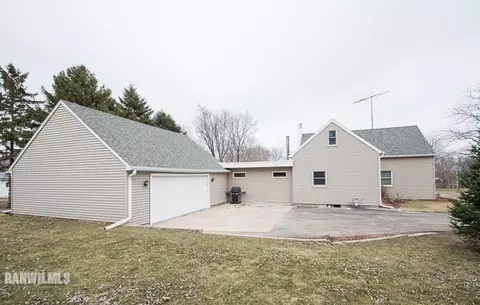16467 Edwardsville Rd, Pecatonica, IL 61063 photo 2