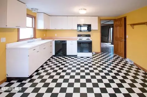 16467 Edwardsville Rd, Pecatonica, IL 61063 photo 7