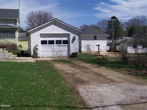 204 E Franklin St, Lanark, IL 61046 photo 8