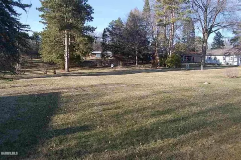 1322 W Demeter Dr, Freeport, IL 61032 photo 5