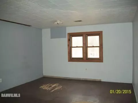 9476 E River Rd, Ridott, IL 61067 photo 2