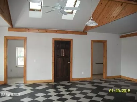 9476 E River Rd, Ridott, IL 61067 photo 3