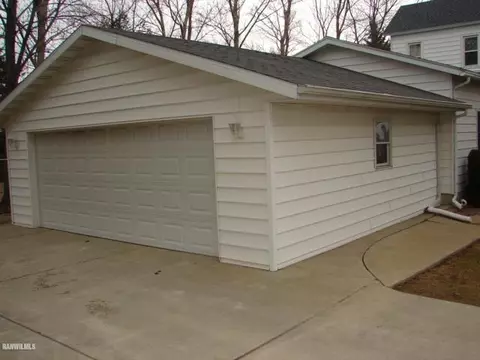 3287 E Lamm Rd, Freeport, IL 61032 photo 21