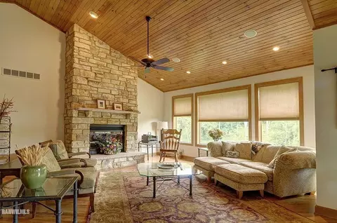 16-229 Stonehedge Dr, Lanark, IL 61046 photo 4