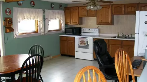 2227 Swan Dr, Freeport, IL 61032 photo 11
