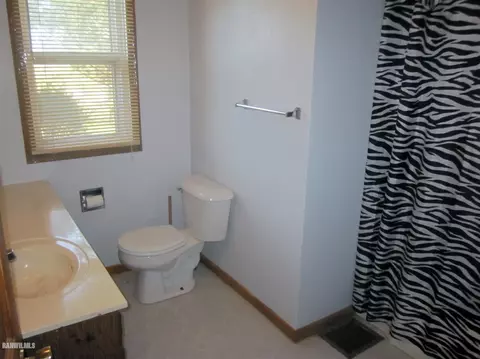 2908 Brick School Rd, Freeport, IL 61032 photo 8
