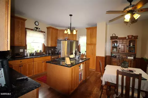 7580 E Kelly Rd, Ridott, IL 61067 photo 6