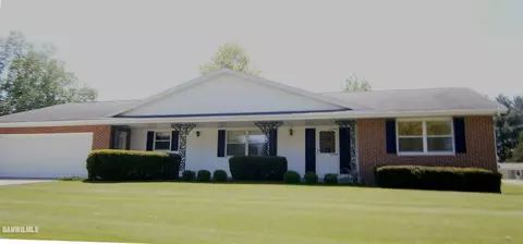409 E Lincoln St, Mount Carroll, IL 61053 photo 2