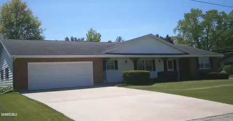 409 E Lincoln St, Mount Carroll, IL 61053 photo 3