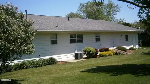 409 E Lincoln St, Mount Carroll, IL 61053 photo 6