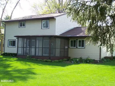 1359 Deerfield Ln, Freeport, IL 61032 photo 11