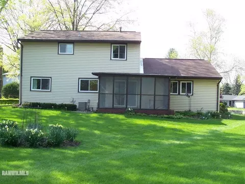 1359 Deerfield Ln, Freeport, IL 61032 photo 10