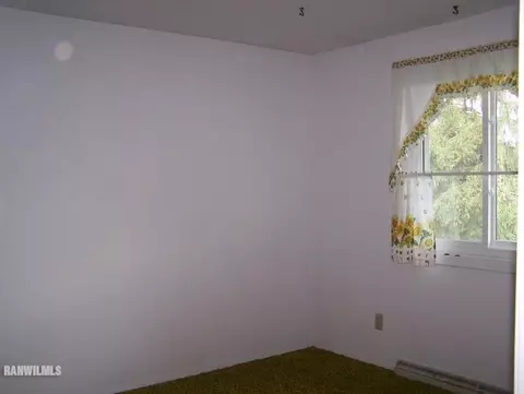 1359 Deerfield Ln, Freeport, IL 61032 photo 7