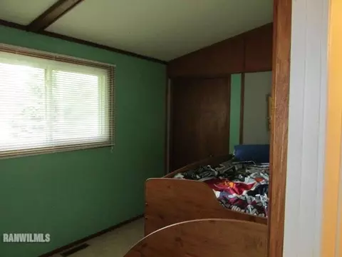 1331 Robert Dr, Freeport, IL 61032 photo 6