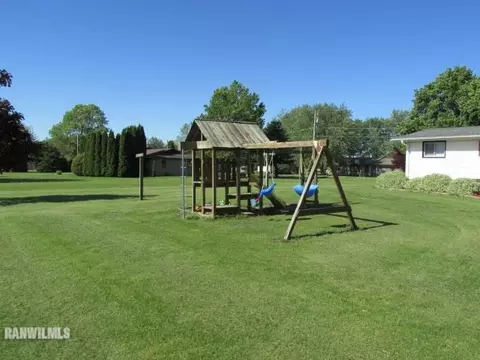 1331 Robert Dr, Freeport, IL 61032 photo 15