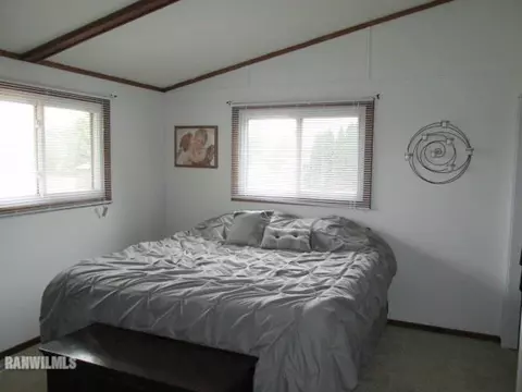 1331 Robert Dr, Freeport, IL 61032 photo 9