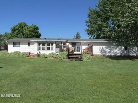 1331 Robert Dr, Freeport, IL 61032 photo 14