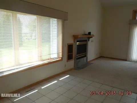 524 Huggins, Lanark, IL 61046 photo 5