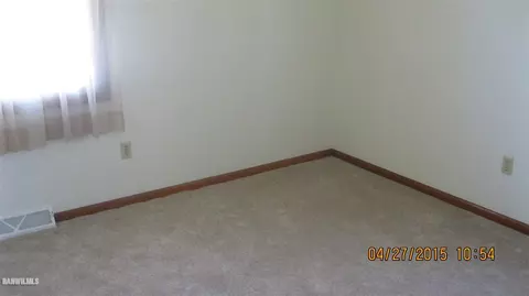 2115 Middlebury, Freeport, IL 61032 photo 10