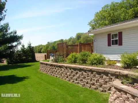 2314 Eagle Dr, Freeport, IL 61032 photo 22