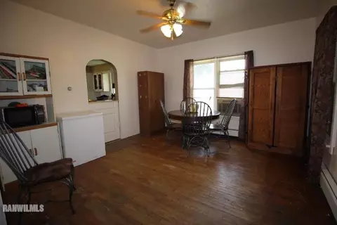 921 S Fruit Ave, Freeport, IL 61032 photo 8