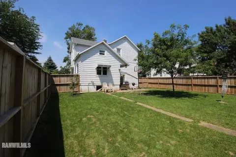 921 S Fruit Ave, Freeport, IL 61032 photo 23