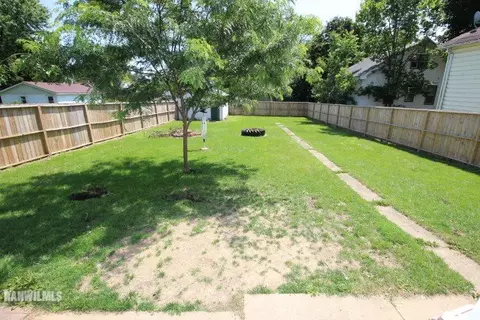 921 S Fruit Ave, Freeport, IL 61032 photo 21