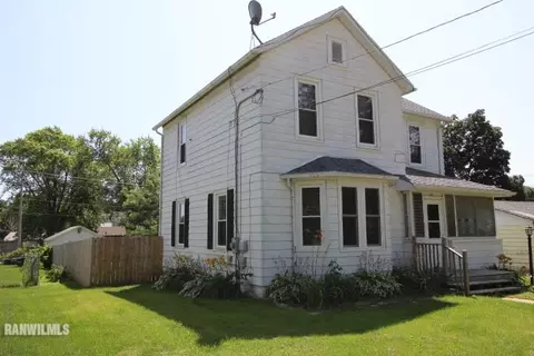 921 S Fruit Ave, Freeport, IL 61032 photo 1