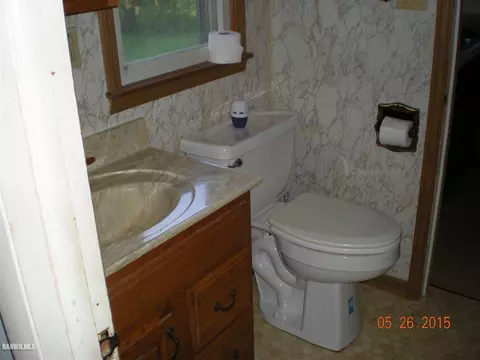 5100 Phillips Dr, Freeport, IL 61032 photo 14