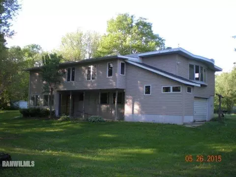 5100 Phillips Dr, Freeport, IL 61032 photo 1