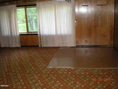 5100 Phillips Dr, Freeport, IL 61032 photo 8