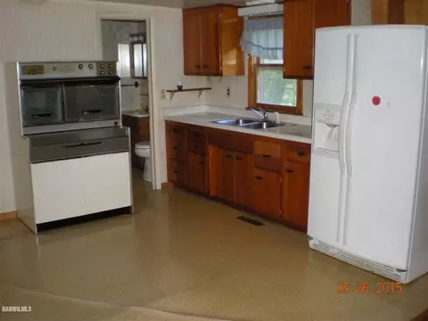 5100 Phillips Dr, Freeport, IL 61032 photo 10