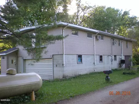 5100 Phillips Dr, Freeport, IL 61032 photo 4