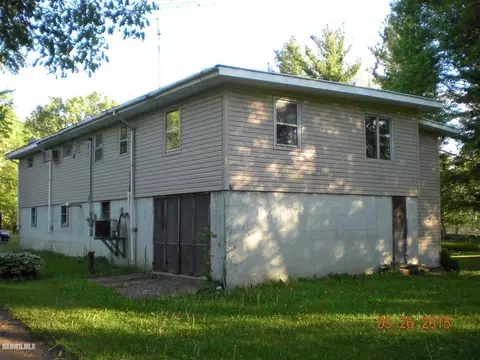 5100 Phillips Dr, Freeport, IL 61032 photo 3