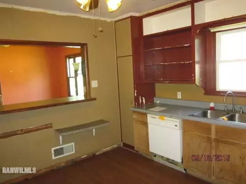 1337 S Float Ave, Freeport, IL 61032 photo 9