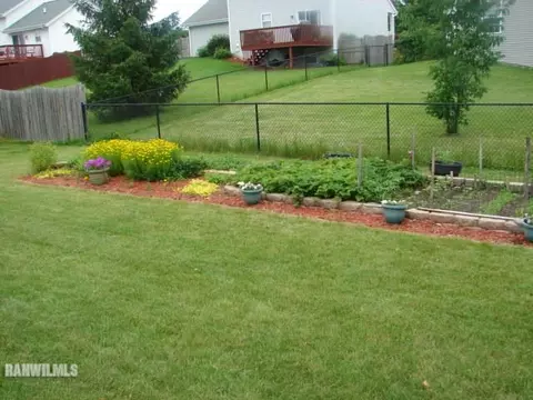801 Fieldcrest Dr, Byron, IL 61010 photo 7